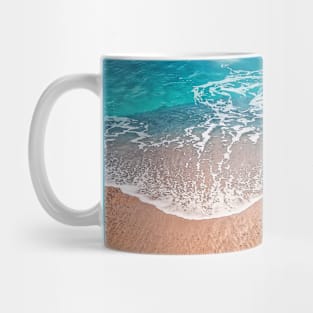 Blue ocean waves hits the shoreline Mug